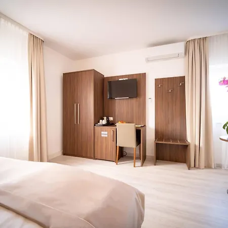Anor Hotel I Park Sleep & Fly I Frankfurt Airport-3